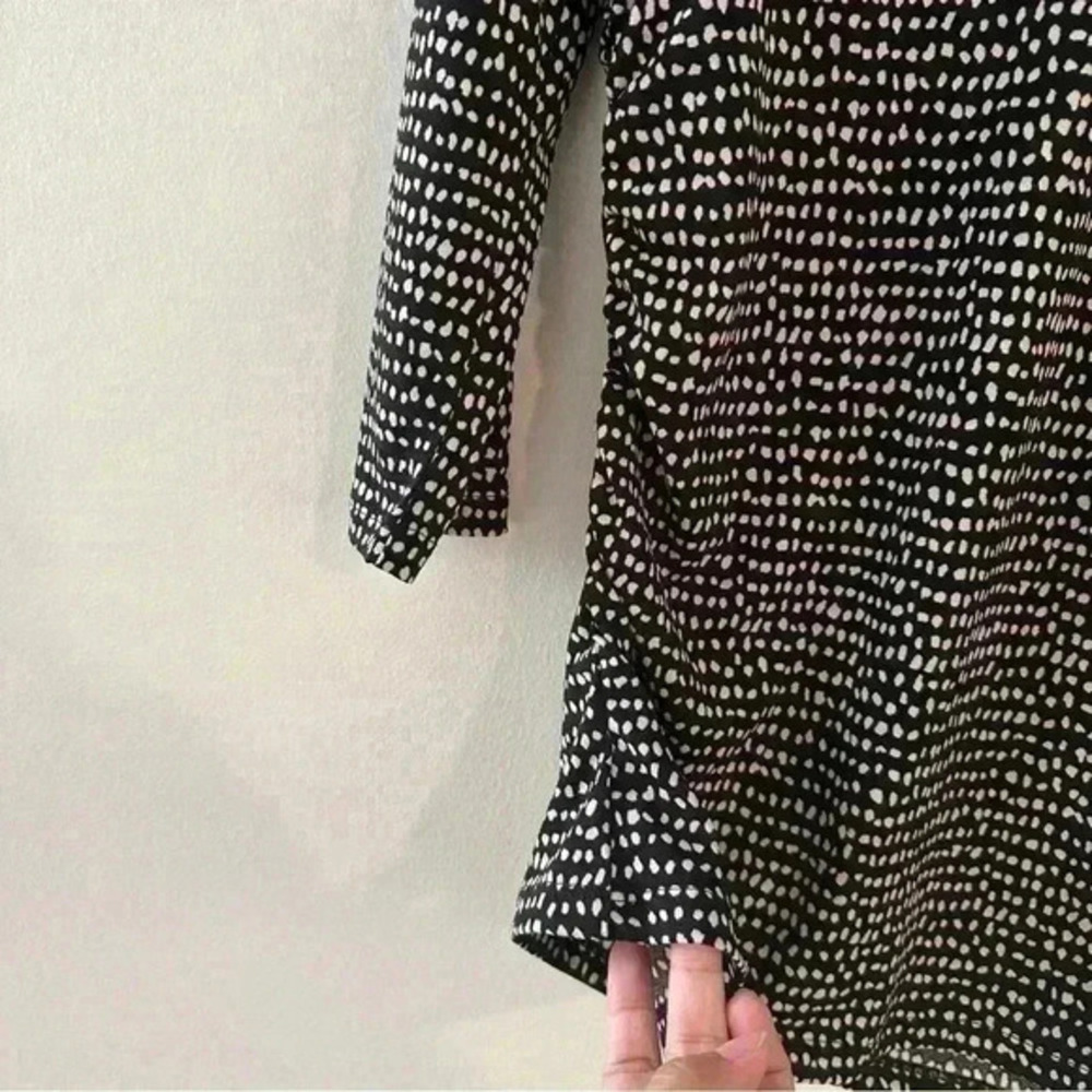Ann Taylor Women's V-Neck 3/4 Sleeve Black And White Abstract Blouse Size Large - Picture 8 of 9